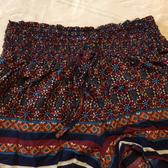 Shorts - Picture 2 of 3